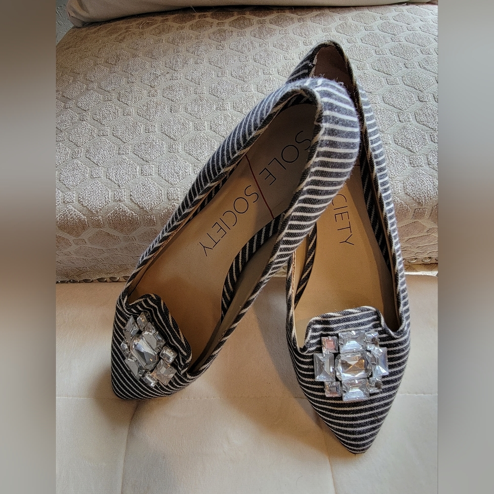 Sole society jewel blue and white pin stripe flats. Size 8.